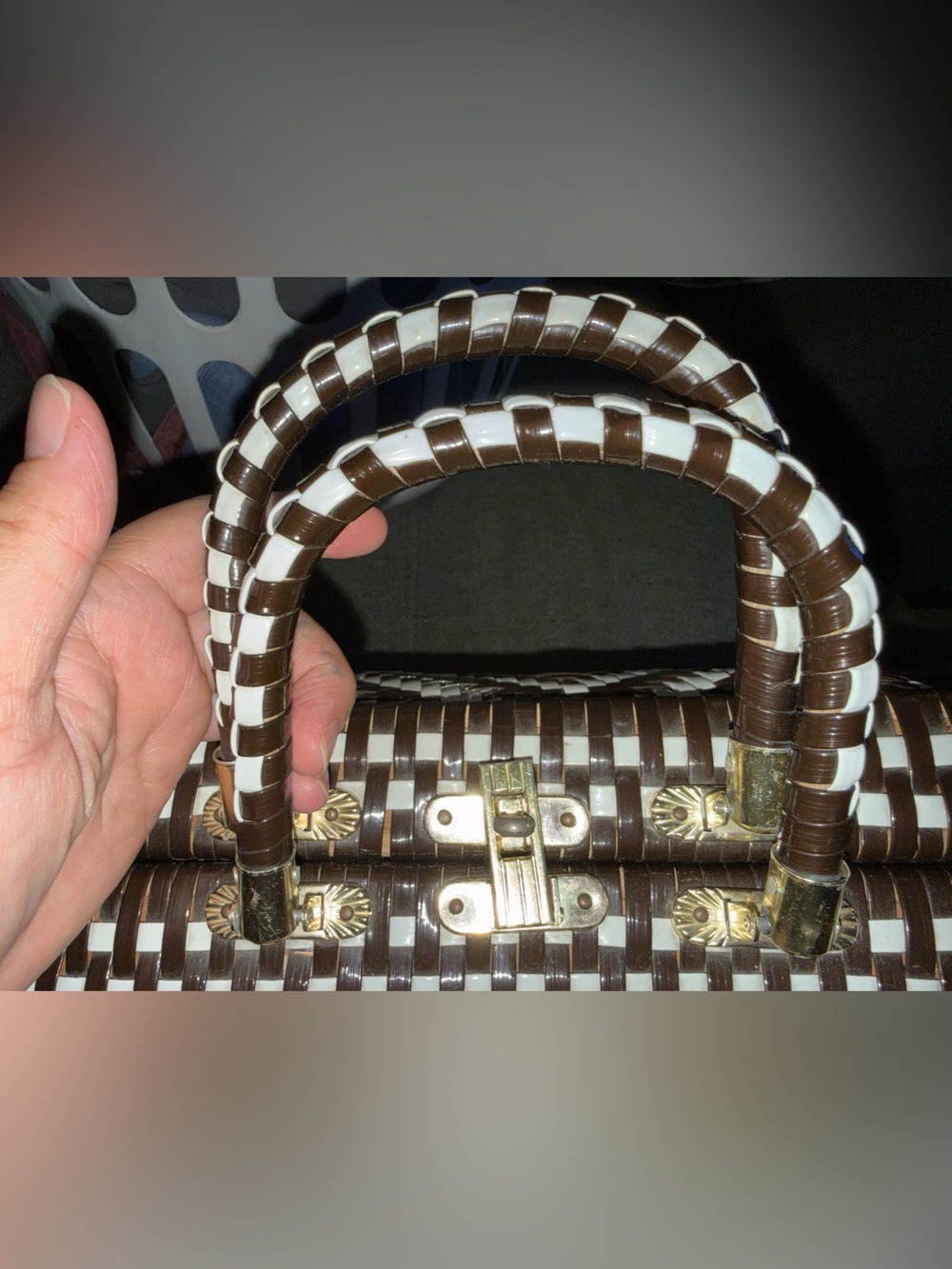 1960s Woven Two-Tone Brown & White Handbag - Picture 3 of 7